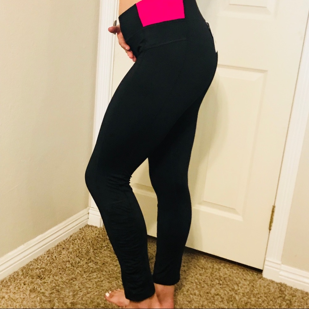 ‼️SOLD OUT‼️ Calvin Klein Performance Leggings - Picture 1 of 4